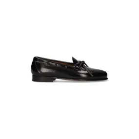 Mocasin con lazo negro suela de cuero