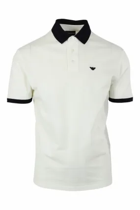 Polo blanco con negro y minilogo águila