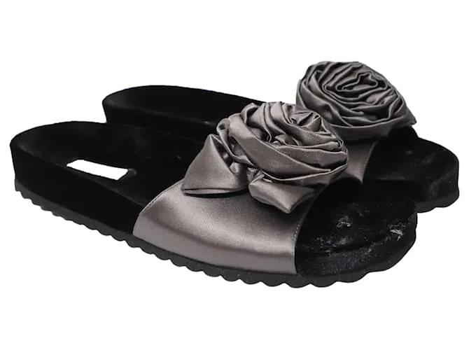 Sandalias Miu Miu Rose Applique en satén negro 
